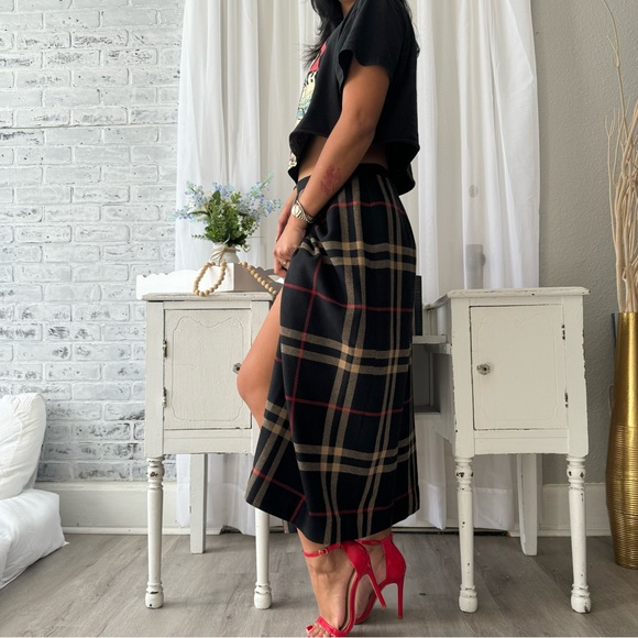Requirements Plaid Skirt - Picture 3 of 11